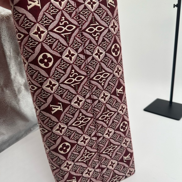 Louis Vuitton On the Go GM Since 1854 EUC - Picture 12 of 15